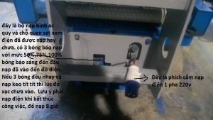 Cắm-nạp-ac-quy