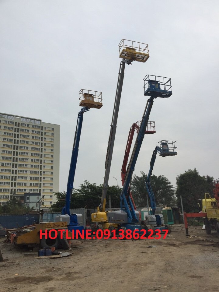 XE NÂNG NGƯỜI SƠN LÂM