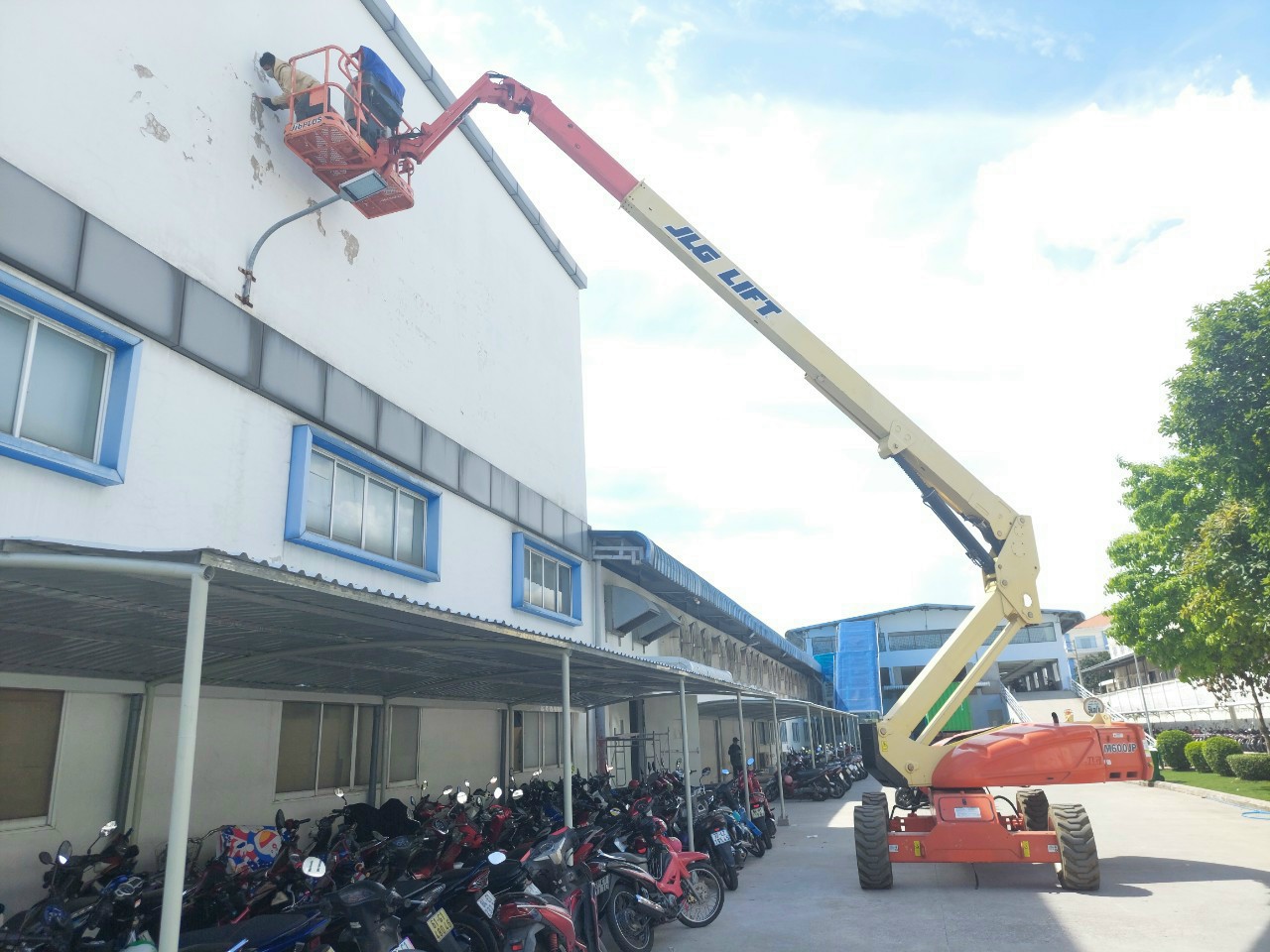 Tim hiểu về xe nâng người Boom lift