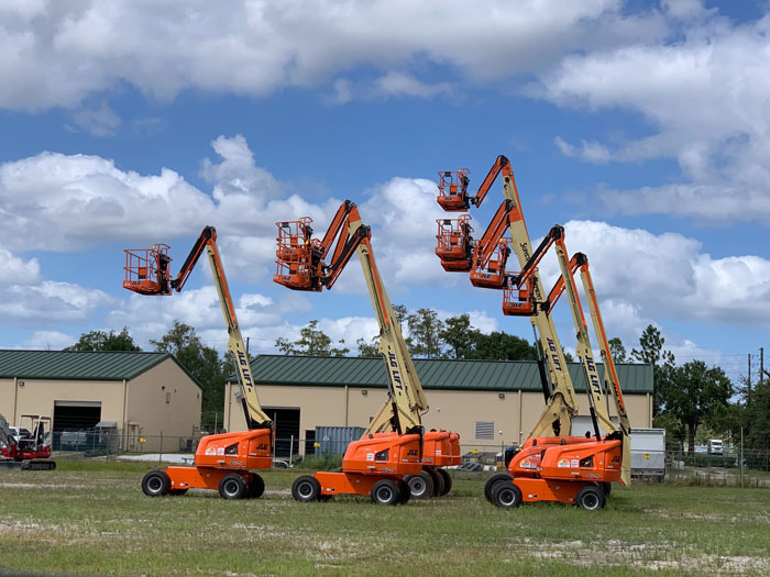 Xe boom lift